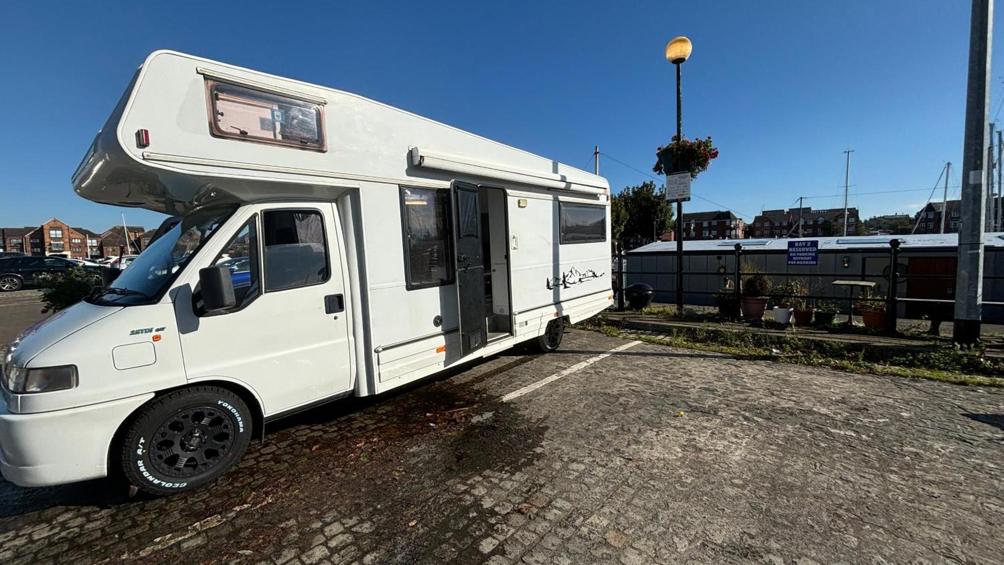 Cool Wheels On The Waterfront Hotell Liverpool Exteriör bild